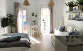 Apartamento de estreno a 3 minutos de calle Larios New apartment 3 minutes from Larios Street